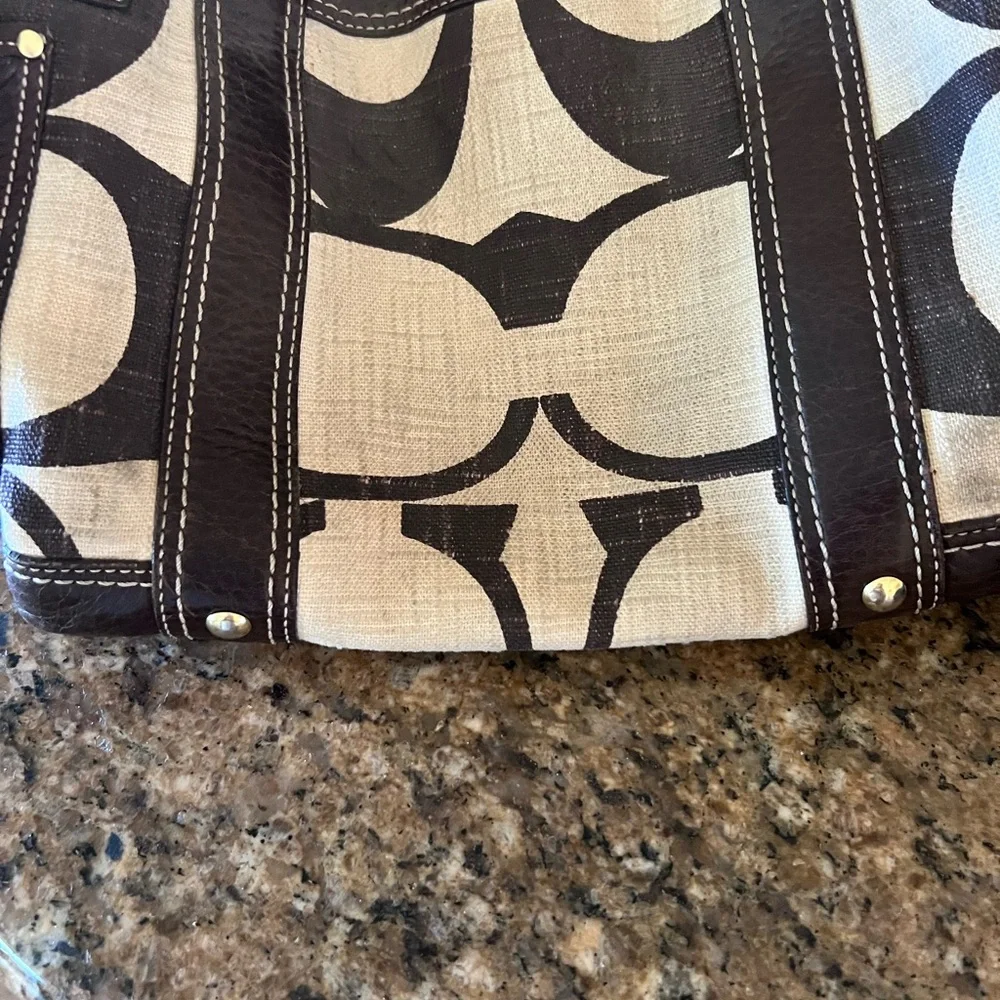 Coach Brown and Cream Shoulder Bag - Picture 2 of 7